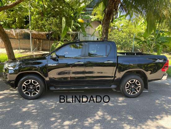 TOYOTA-HILUX-2022