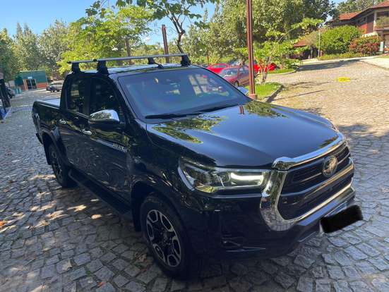 TOYOTA-HILUX-2022
