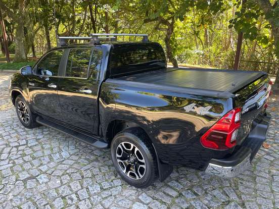 TOYOTA-HILUX-2022