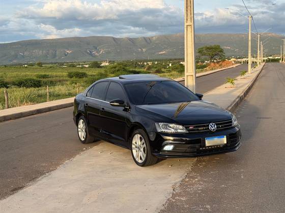 VOLKSWAGEN JETTA 2016 2.0 TSI HIGHLINE 211HP GASOLINE 4-DOOR TIPTRONIC