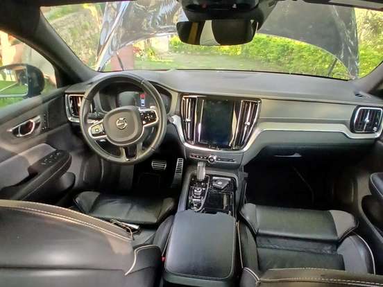 VOLVO-S60-2.0 T8 POLESTAR ENGINEERED HÍBRIDO 4P AUTOMÁTICO VOLVO-S60-2019
