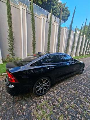 VOLVO-S60-2019