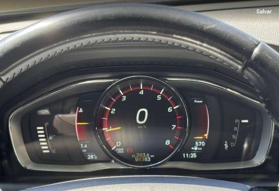 VOLVO-XC60-2015