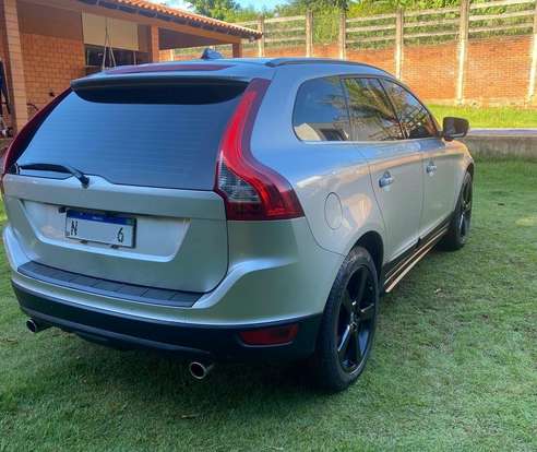 VOLVO-XC60-2011