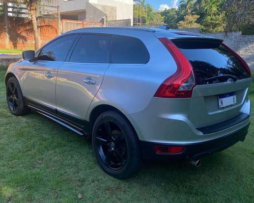 VOLVO-XC60-2011