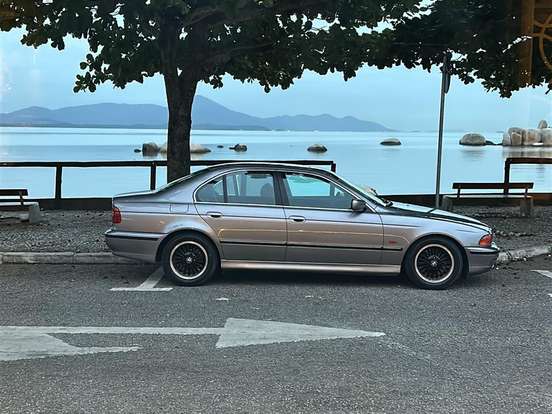 BMW-540i-4.4 SEDAN V8 32V GASOLINA 4P AUTOMÁTICO BMW-540i-1997
