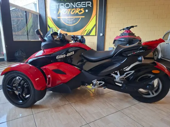 CAN-AM SPYDER RS 