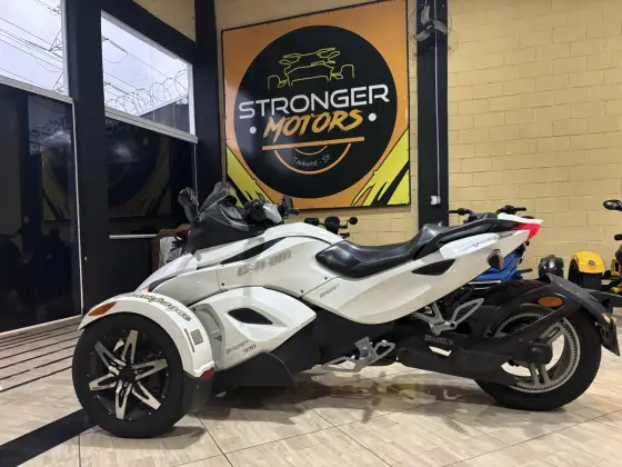 CAN-AM SPYDER RS 