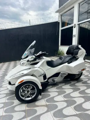 CAN-AM SPYDER RT-S 