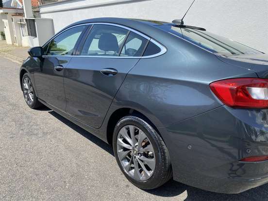 CHEVROLET-CRUZE-2018
