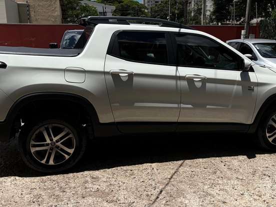FIAT-TORO-2.0 16V TURBO DIESEL FREEDOM 4WD AT9 FIAT-TORO-2018