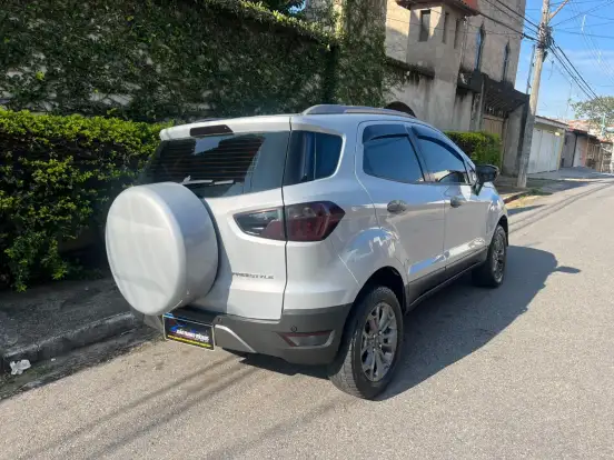 FORD-ECOSPORT-2013