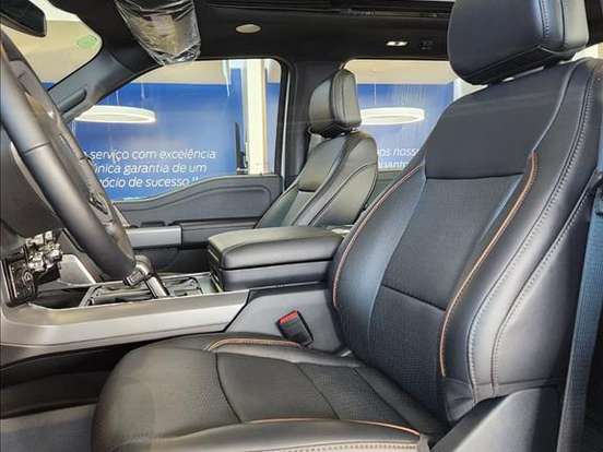 FORD-F-150-5.0 V8 GASOLINA CD LARIAT FX4 AUTOMÁTICO FORD-F-150-2024