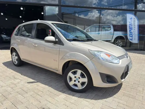 FORD FIESTA 1.6 ROCAM HATCH 8V FLEX 4P MANUAL