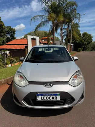 FORD FIESTA 1.6 ROCAM SEDAN 8V FLEX 4P MANUAL