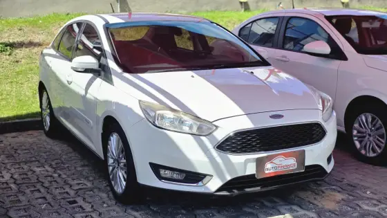FORD FOCUS 2.0 SE PLUS FASTBACK 16V FLEX 4P POWERSHIFT