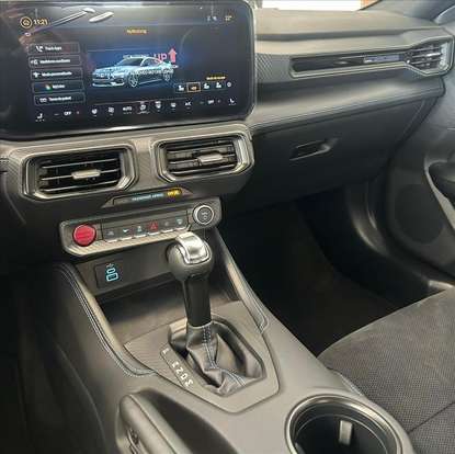 FORD-MUSTANG-2025