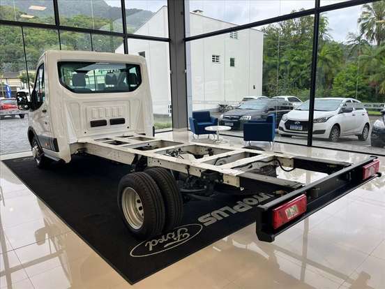 FORD-TRANSIT-2025