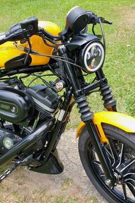 HARLEY-DAVIDSON-SPORTSTER IRON 883-2011