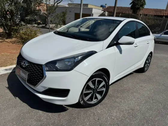 HYUNDAI HB20S 1.6 COMFORT PLUS 16V FLEX 4P AUTOMÁTICO