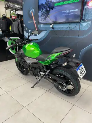 KAWASAKI-Z500-2026