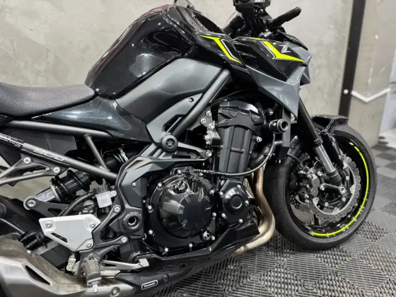 KAWASAKI Z900 KAWASAKI Z900