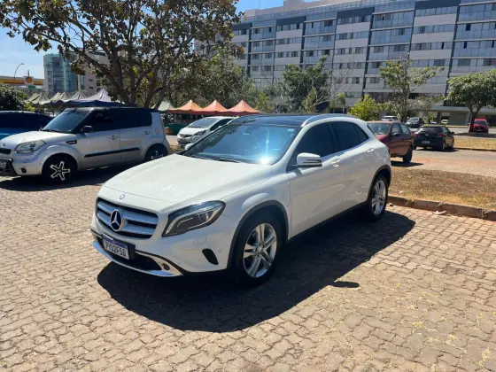 MERCEDES-BENZ GLA 200 1.6 CGI ENDURO 16V TURBO FLEX 4P AUTOMÁTICO