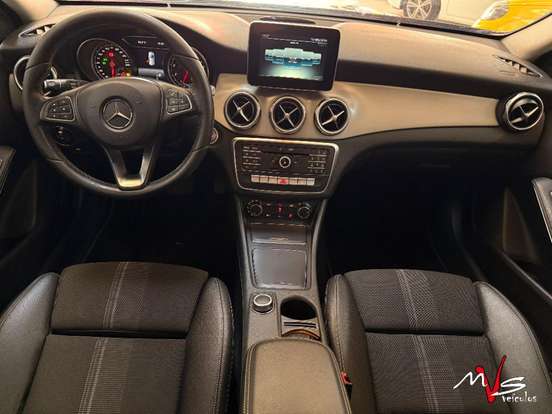 MERCEDES-BENZ-GLA 200-2017