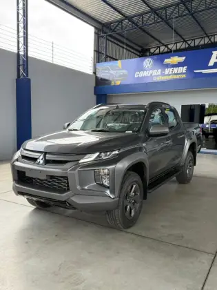 MITSUBISHI L200 TRITON 2.4 16V TURBO DIESEL OUTDOOR GLS CD 4X4 AUTOMÁTICO