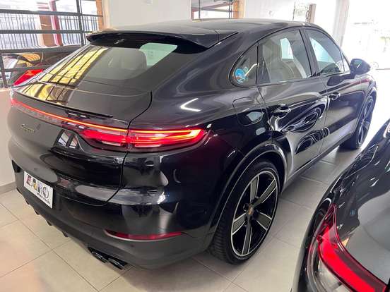 PORSCHE-CAYENNE-2022