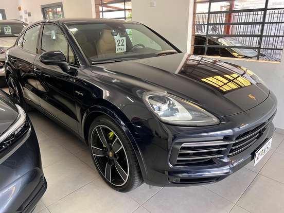 PORSCHE-CAYENNE-2022