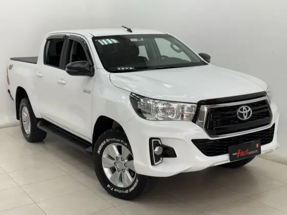 TOYOTA HILUX 2.8 SR 4X4 CD 16V DIESEL 4P AUTOMÁTICO