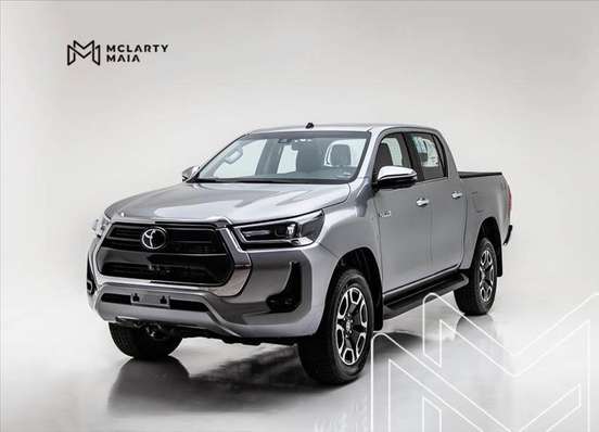 TOYOTA-HILUX-2.8 D-4D TURBO DIESEL CD SRX 4X4 AUTOMÁTICO TOYOTA-HILUX-2025