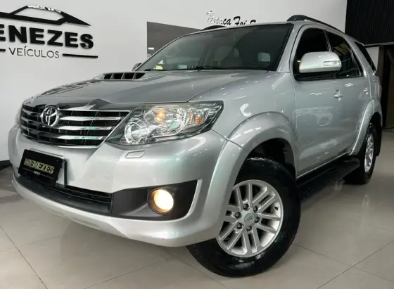 TOYOTA HILUX SW4 3.0 SRV 4X4 16V TURBO INTERCOOLER DIESEL 4P AUTOMÁTICO TOYOTA HILUX SW4 3.0 SRV 4X4 16V TURBO INTERCOOLER DIESEL 4P AUTOMÁTICO