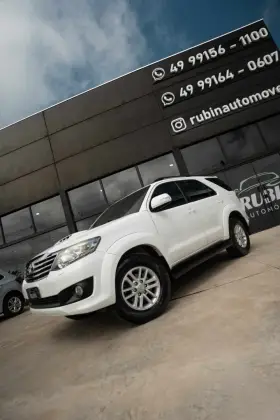 TOYOTA HILUX SW4 3.0 SRV 4X4 16V TURBO INTERCOOLER DIESEL 4P AUTOMÁTICO