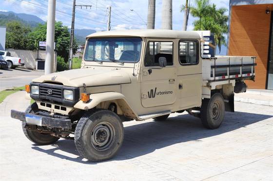 TOYOTA BANDEIRANTE 3.7 BJ50LV-B 4X4 CHASSI LONGO DIESEL 2P MANUAL