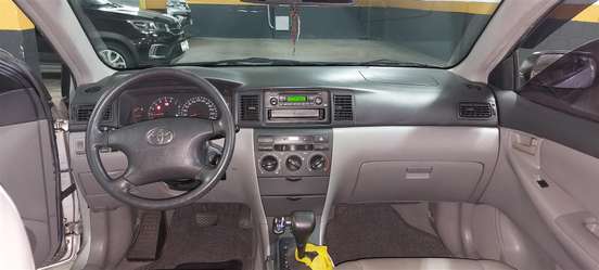 TOYOTA-COROLLA-2005