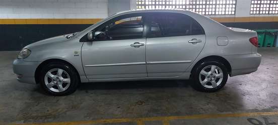 TOYOTA-COROLLA-2005