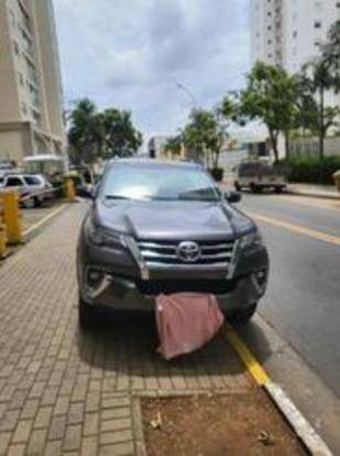 TOYOTA HILUX SW4 2.8 SRX 4X4 16V TURBO INTERCOOLER DIESEL 4P AUTOMÁTICO