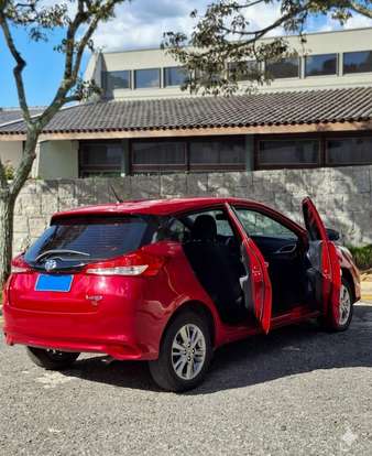TOYOTA-YARIS-2021