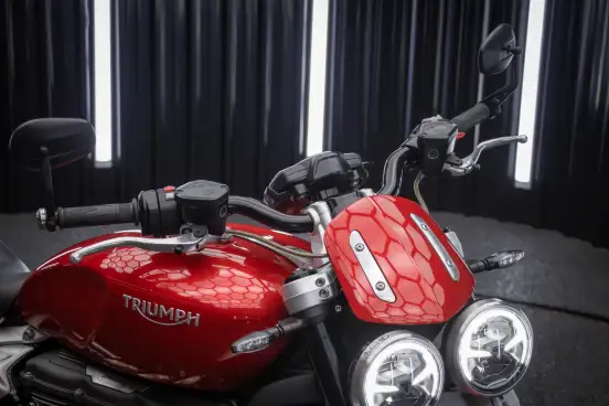 TRIUMPH-ROCKET III R-2021