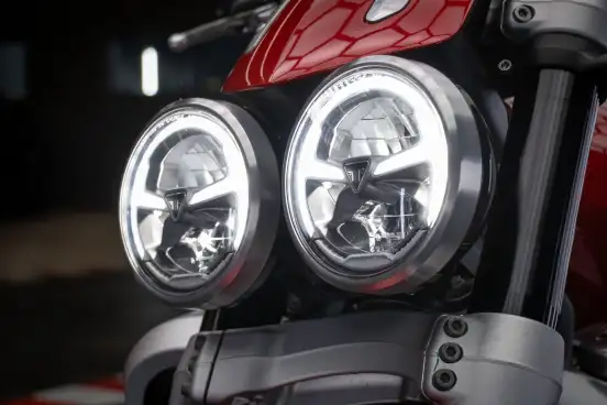 TRIUMPH-ROCKET III R-2021