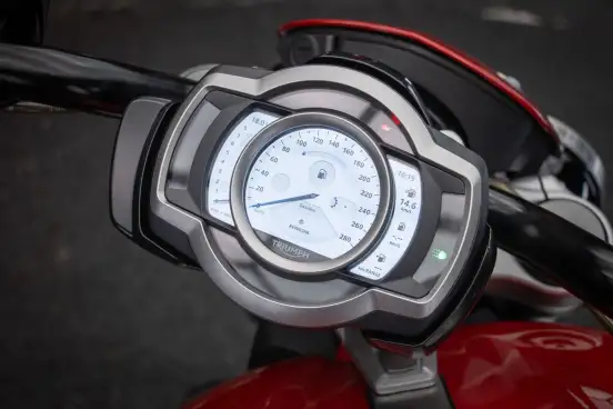 TRIUMPH-ROCKET III R-2021