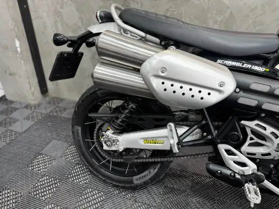 TRIUMPH-STREET SCRAMBLER-2022