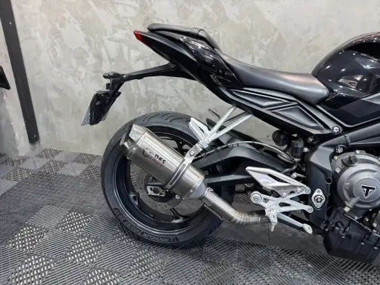 TRIUMPH-STREET TRIPLE 765 S-2018