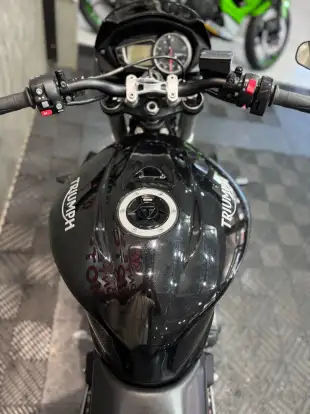 TRIUMPH-STREET TRIPLE 765 S-2018