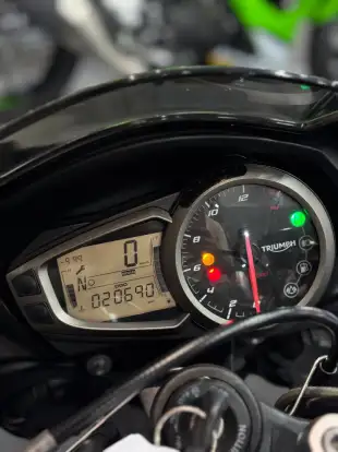 TRIUMPH-STREET TRIPLE 765 S-2018