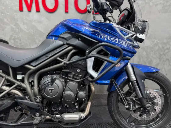 TRIUMPH TIGER 800 XRT TRIUMPH TIGER 800 XRT