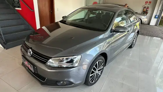 VOLKSWAGEN JETTA 2.0 TSI HIGHLINE 200CV GASOLINA 4P TIPTRONIC
