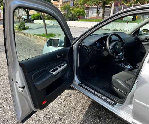 VOLKSWAGEN-GOLF-2008